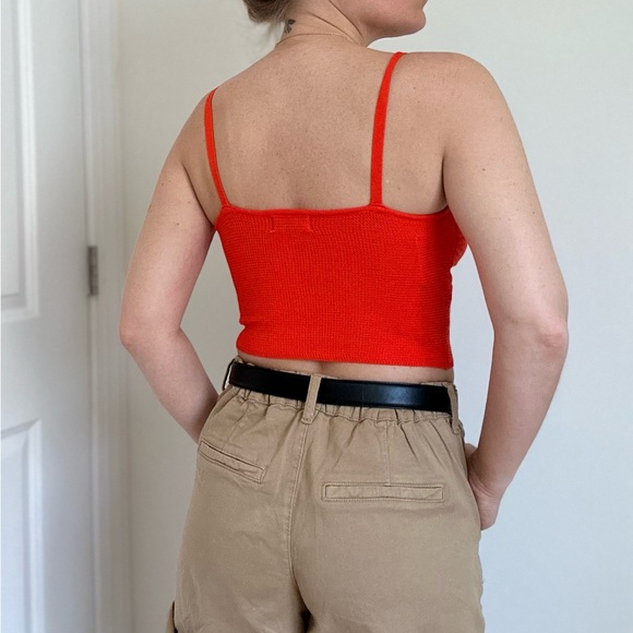 Knit Twist Front Crop Tank - Picture 4 of 7